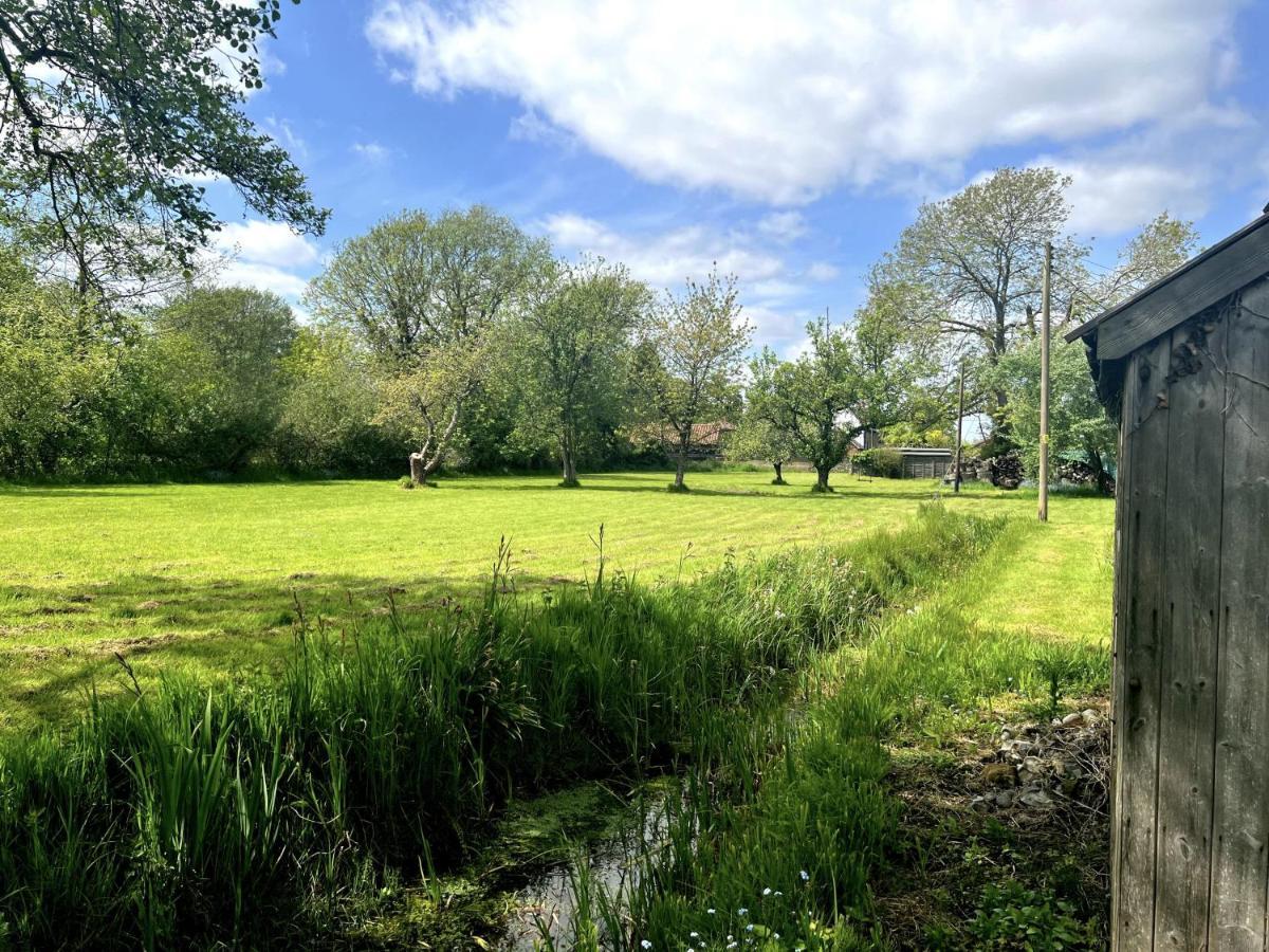Adorable Two Bed Norfolk Broads Holiday Home - River Views With Moorings & Fishing Стегем Екстер'єр фото