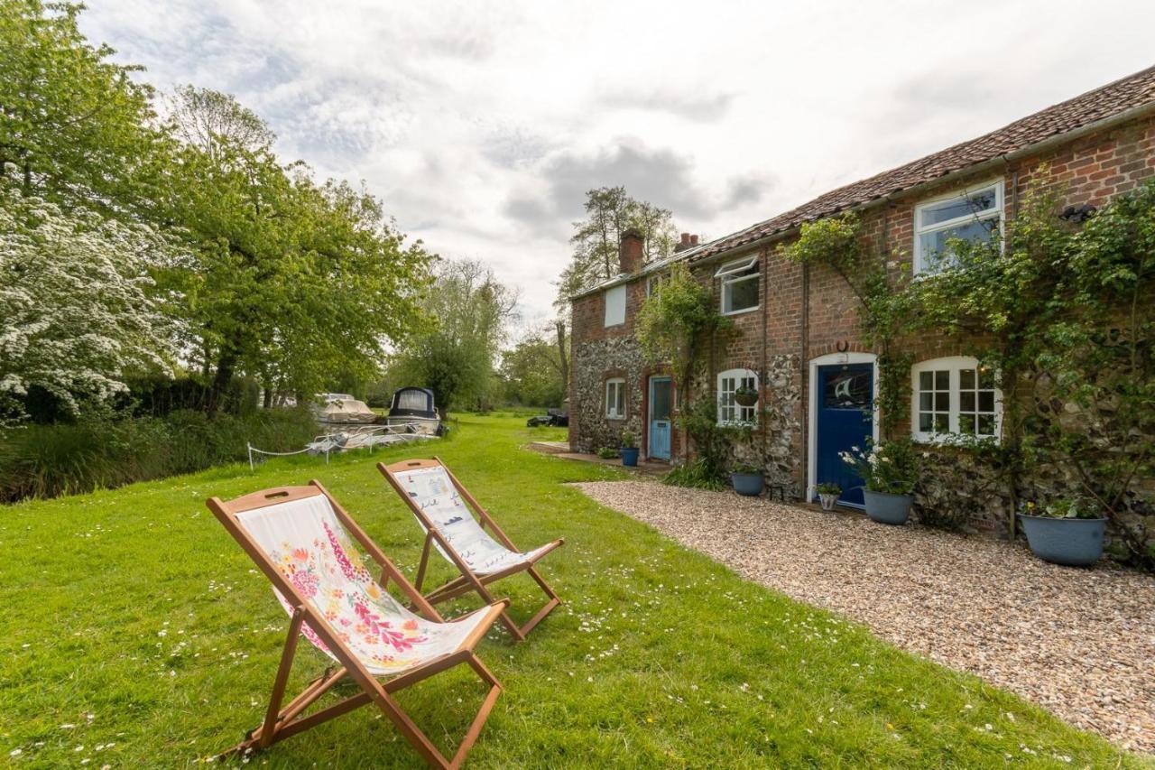 Adorable Two Bed Norfolk Broads Holiday Home - River Views With Moorings & Fishing Стегем Екстер'єр фото