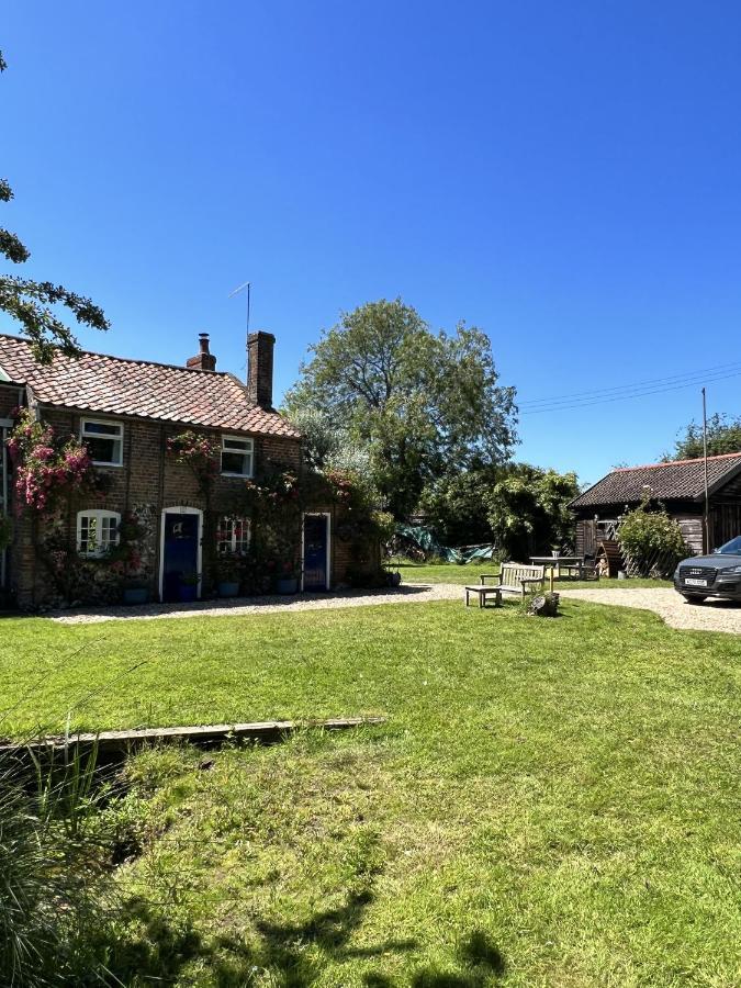 Adorable Two Bed Norfolk Broads Holiday Home - River Views With Moorings & Fishing Стегем Екстер'єр фото