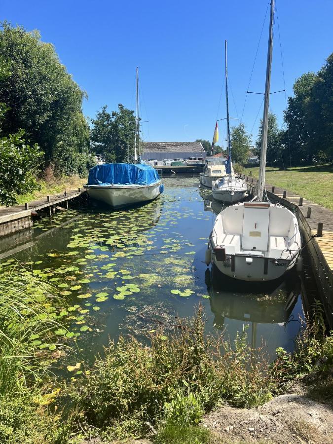 Adorable Two Bed Norfolk Broads Holiday Home - River Views With Moorings & Fishing Стегем Екстер'єр фото